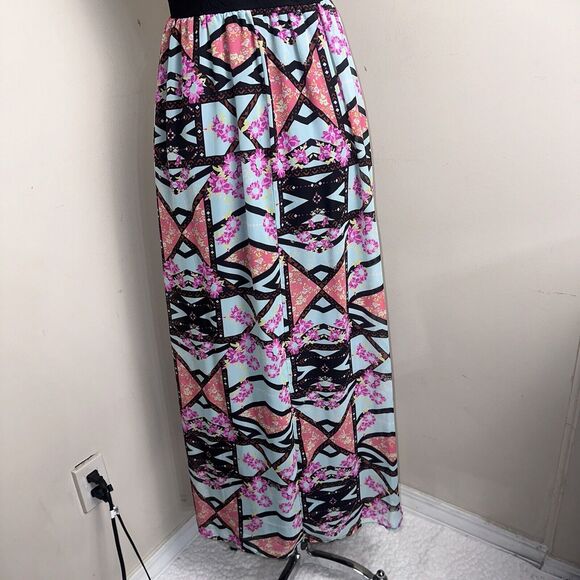 Xhilaration Bandeau Halter Maxi Dress Long Geometric Design Multicolor Sz XS EUC - Picture 10 of 12